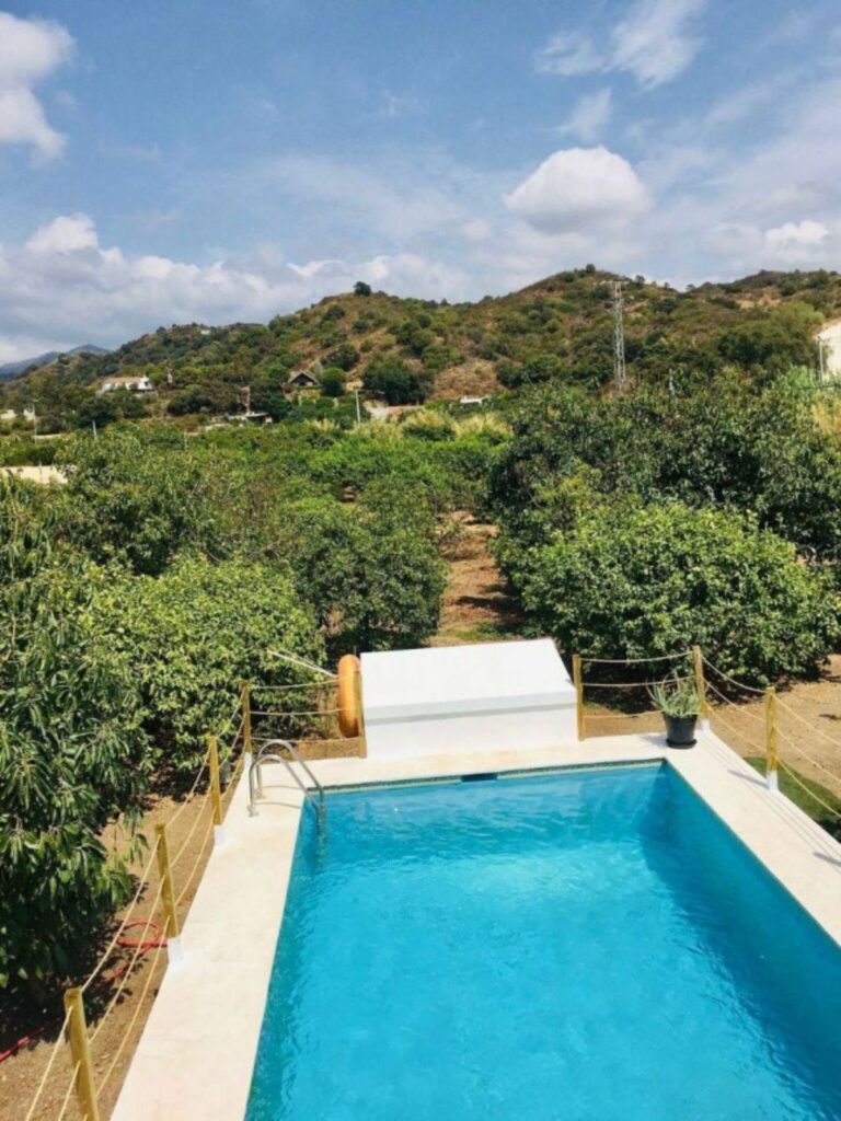 f77aca232fb32d7e97a88a8c66072be2 - 11