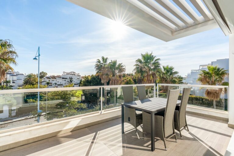 f80b73b3c7825c49d78965ed3cdf9afd - 15