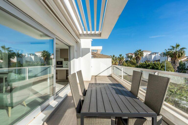 f80b73b3c7825c49d78965ed3cdf9afd - 16