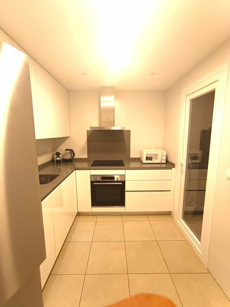 f80c98348e07b69d5e5727d4e3db2ad3 - 12