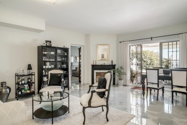 f80d28ef9315224a968e2a2462189f1b - 12