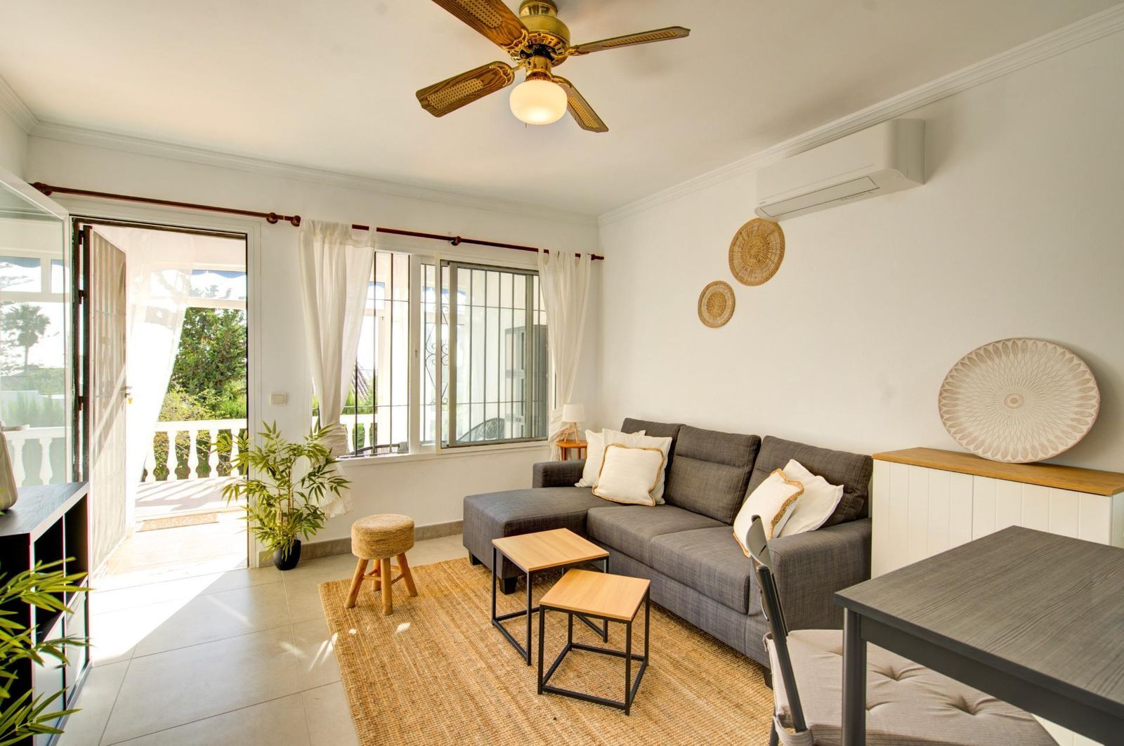 f83b3ef4b5ed36e8b0d5196f0efc2fd2 - 3