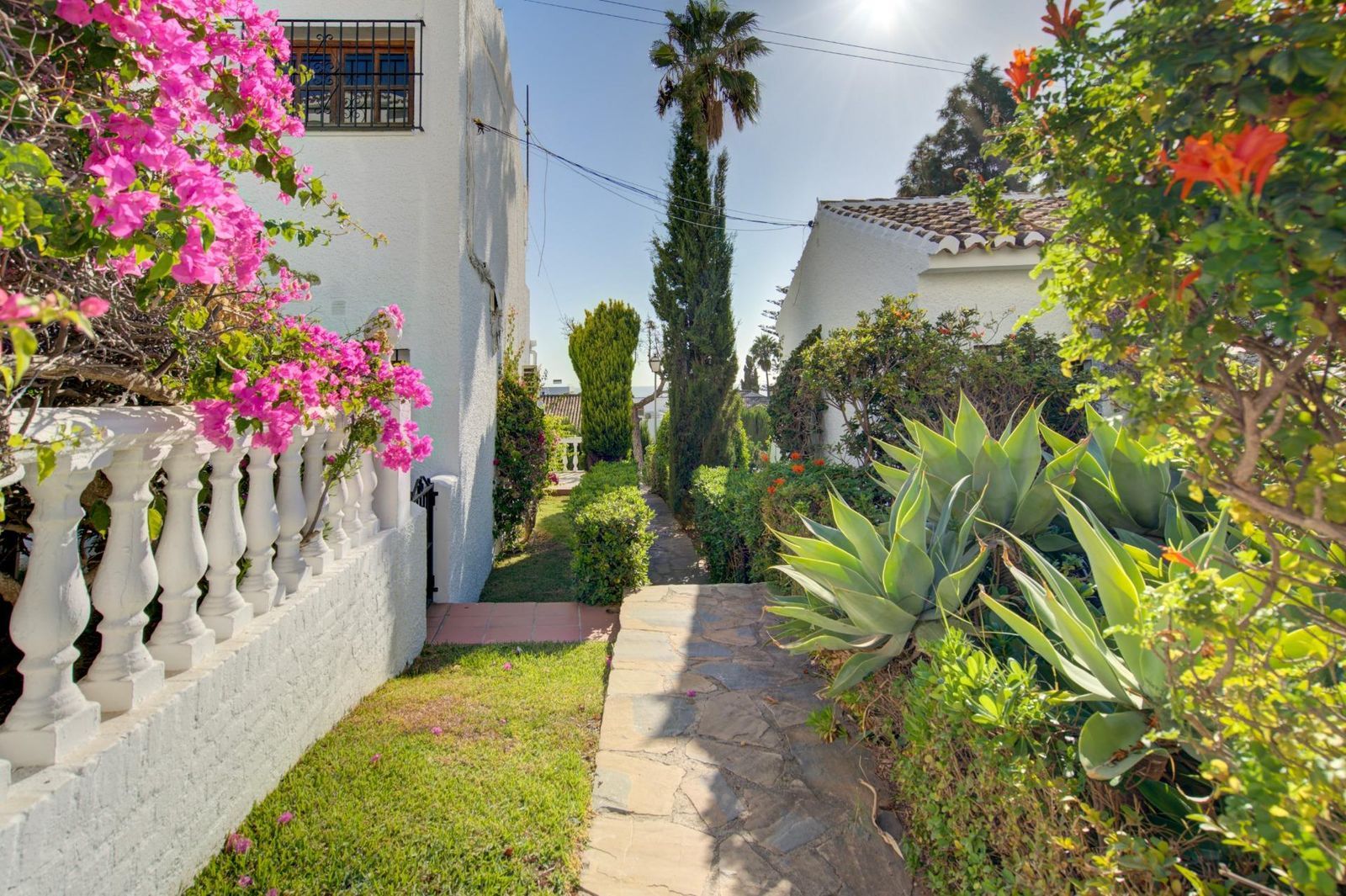 f83b3ef4b5ed36e8b0d5196f0efc2fd2 - 4