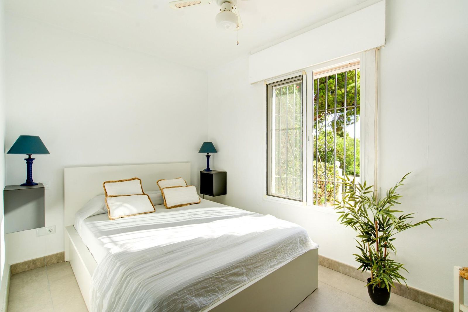 f83b3ef4b5ed36e8b0d5196f0efc2fd2 - 9