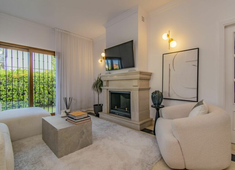 f9d0577a10e4412573d01597d6a20930 - 11