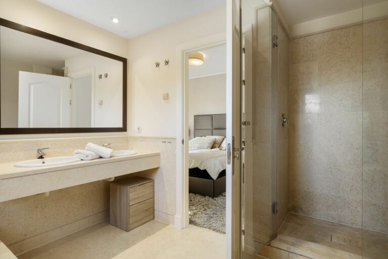 fa135b10fb433e473ef9a0dc1f28e016 - 16