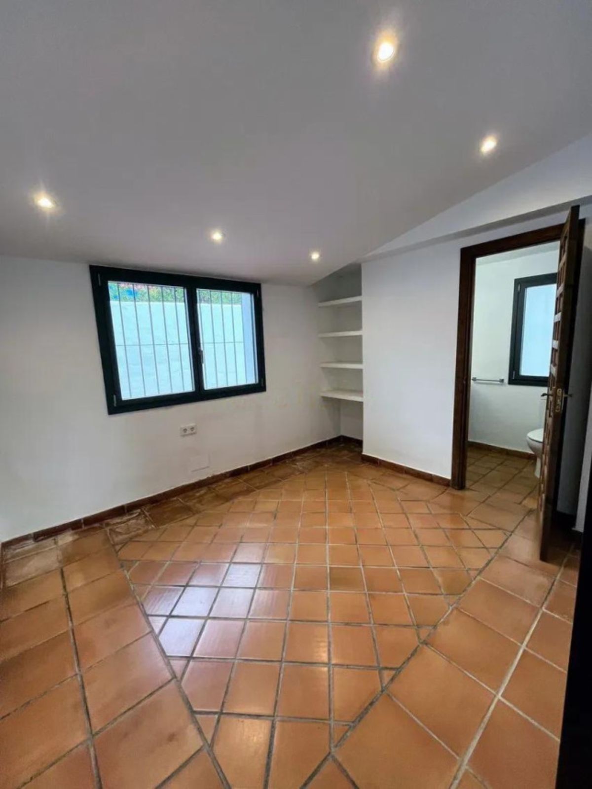 fdfcca9f680f0545c08eab68f66259c6 - 10