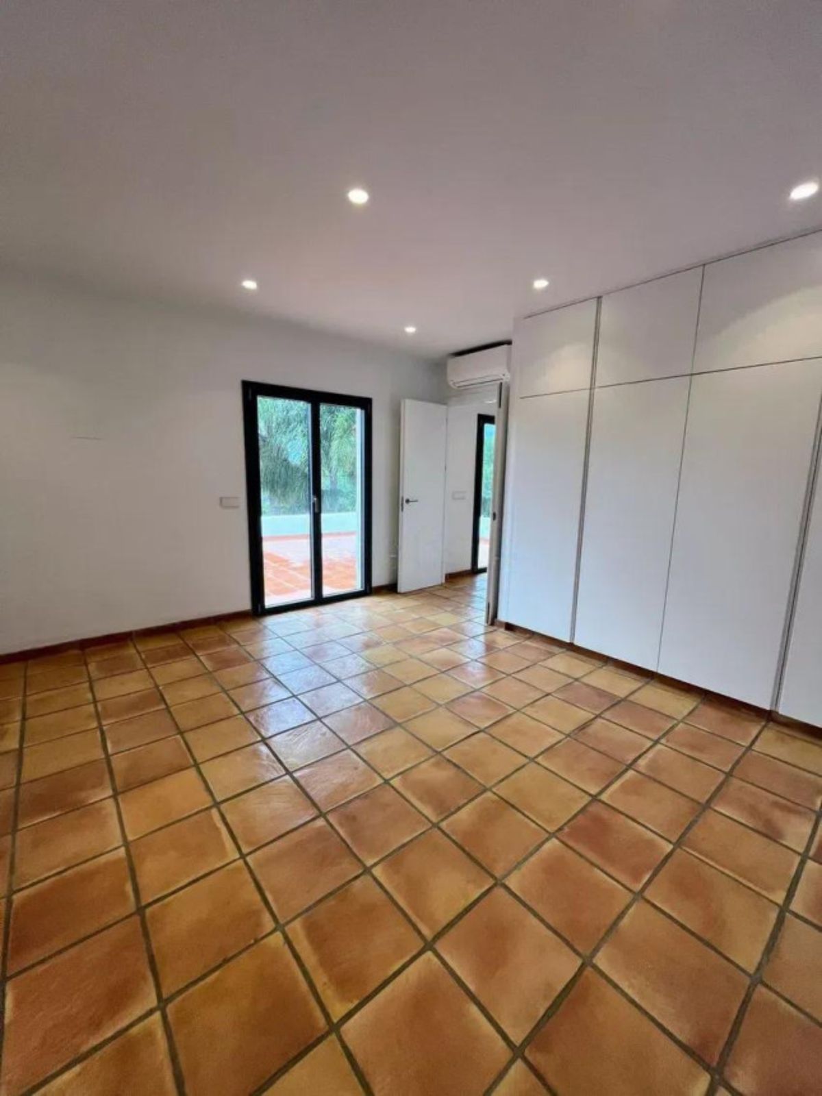 fdfcca9f680f0545c08eab68f66259c6 - 13