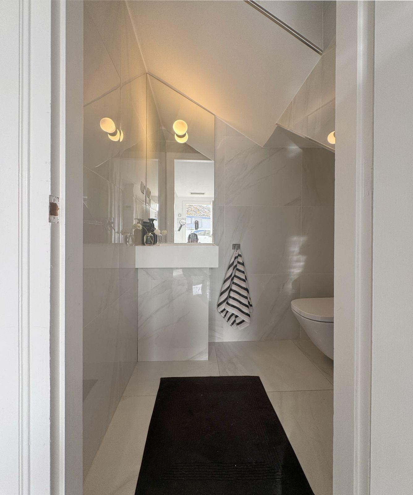 fed3b22bb8a0f2ab0bc08d3eef18902c - 11