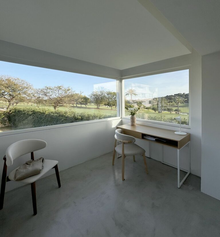 fed3b22bb8a0f2ab0bc08d3eef18902c - 3