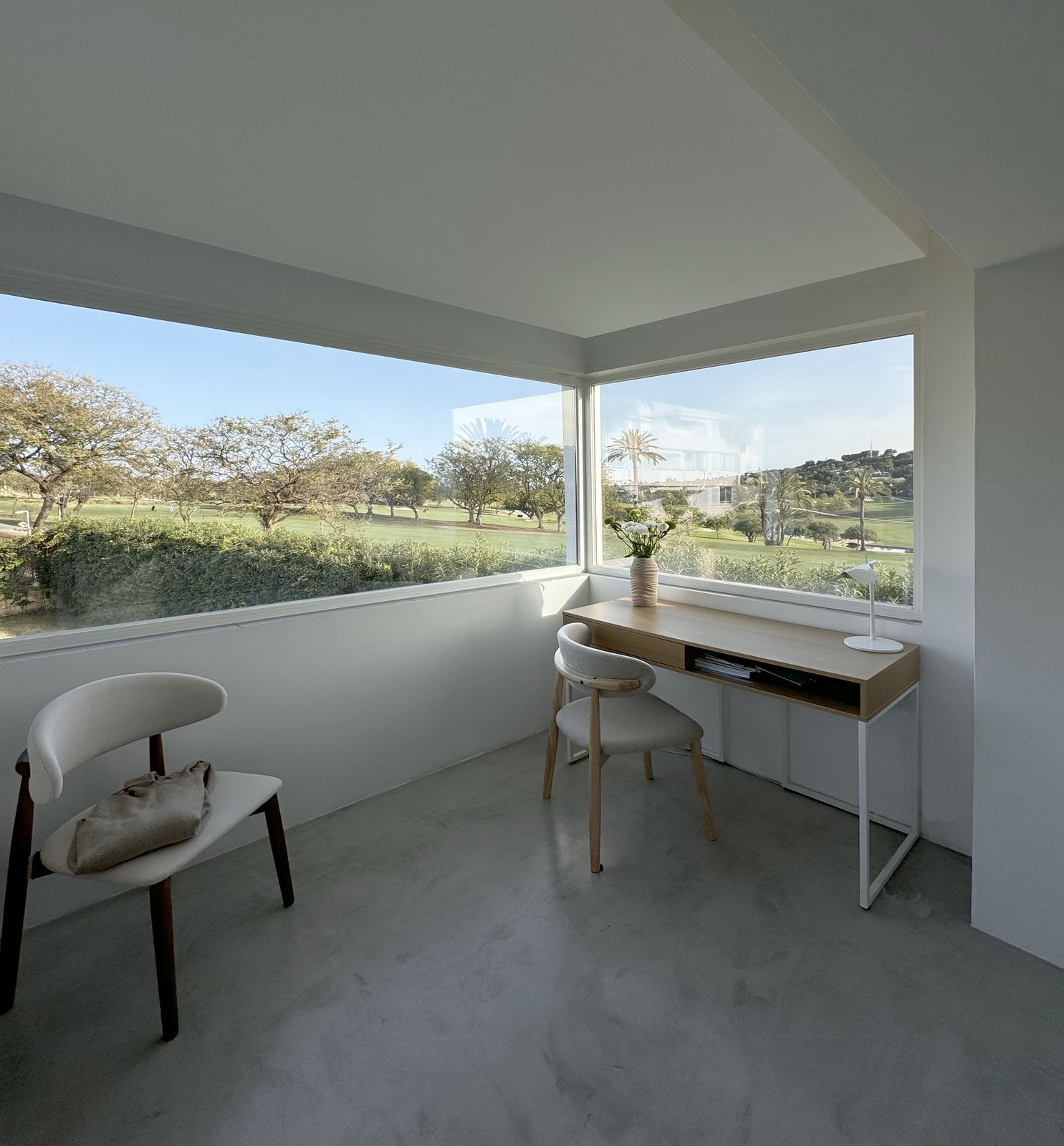 fed3b22bb8a0f2ab0bc08d3eef18902c - 3