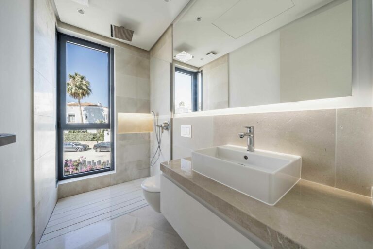 008ea3be18d24c671ad7e4df5c36321b - 10