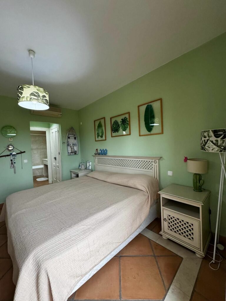 01a48f47b3ae1d556fd57ceeb1005974 - 2