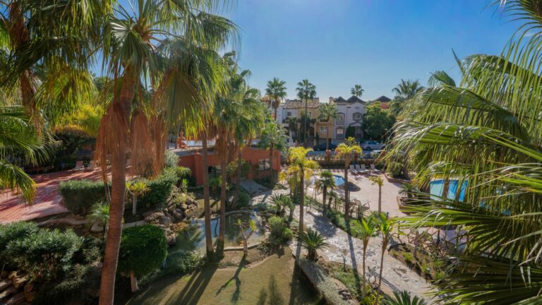 02329a0585759e59dc719d92844a6fd8 - 11