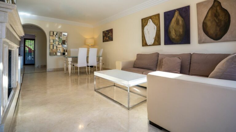 02329a0585759e59dc719d92844a6fd8 - 13