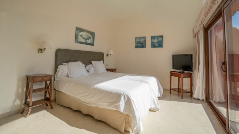 02329a0585759e59dc719d92844a6fd8 - 6