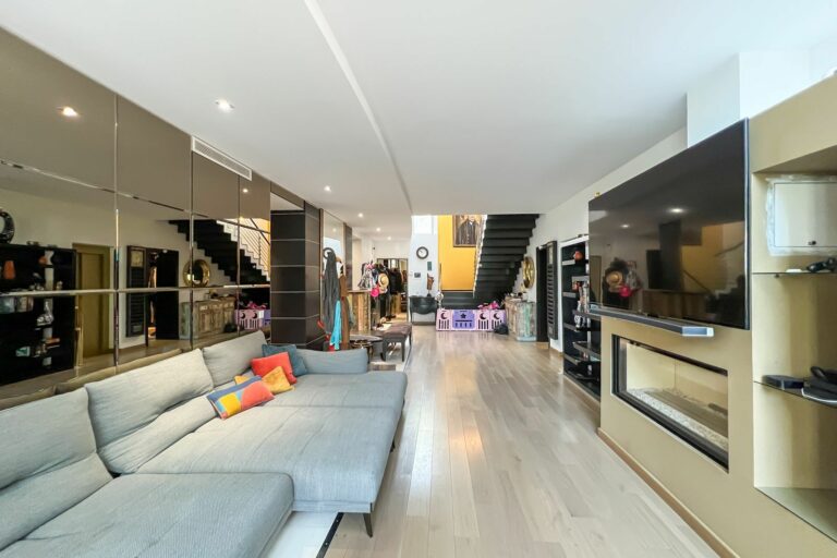 03e3d68932df814bea03782a43bd5826 - 11