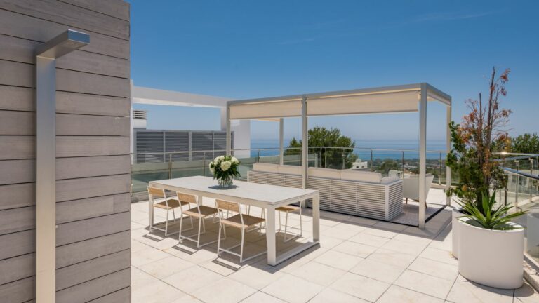 03e3d68932df814bea03782a43bd5826 - 13