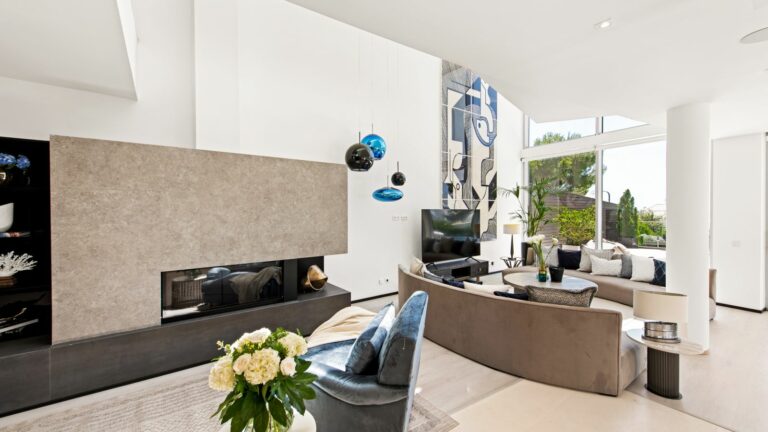 03e3d68932df814bea03782a43bd5826 - 9