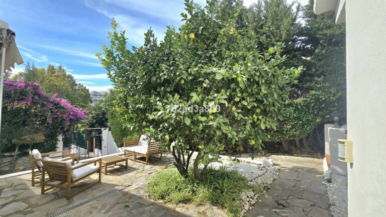 03f1f2a5546df98c2b4338b87fda76e4 - 2