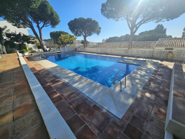 0589c5b718f32a37a40d85c4fd2560b1 - 10