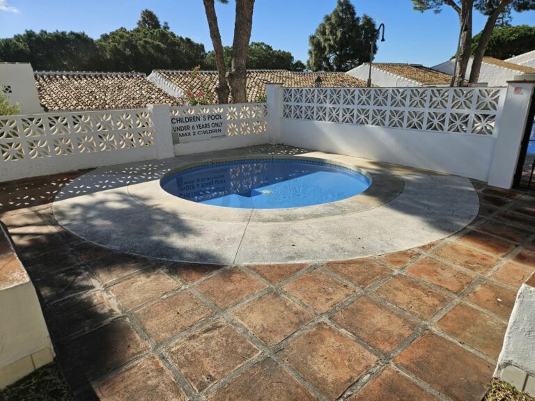 0589c5b718f32a37a40d85c4fd2560b1 - 11