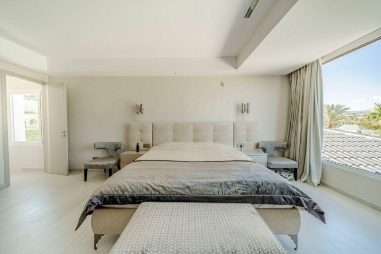 05f2d5b52d14b480c91ba079cc35fb77 - 13