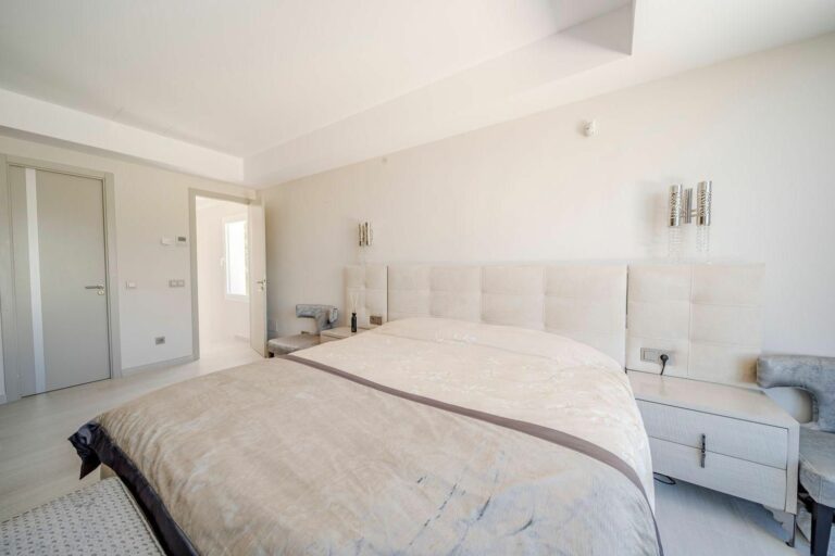 05f2d5b52d14b480c91ba079cc35fb77 - 14