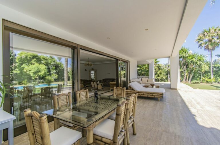 06a9dd8ad80d5a382e3ded05b275b349 - 10