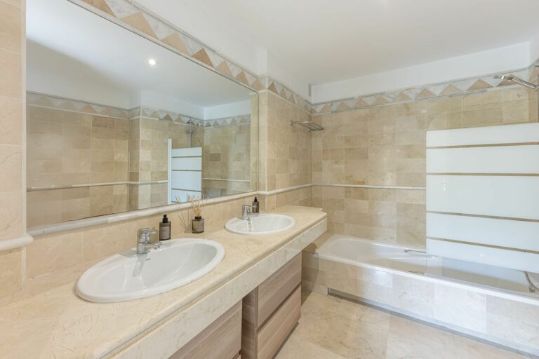 06fa9ed9eff0b76cd27a446c9e1d7ad1 - 16