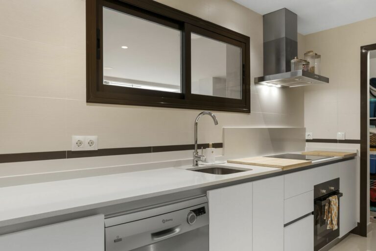 085af3d542fb42df32f6abf083cdc664 - 16