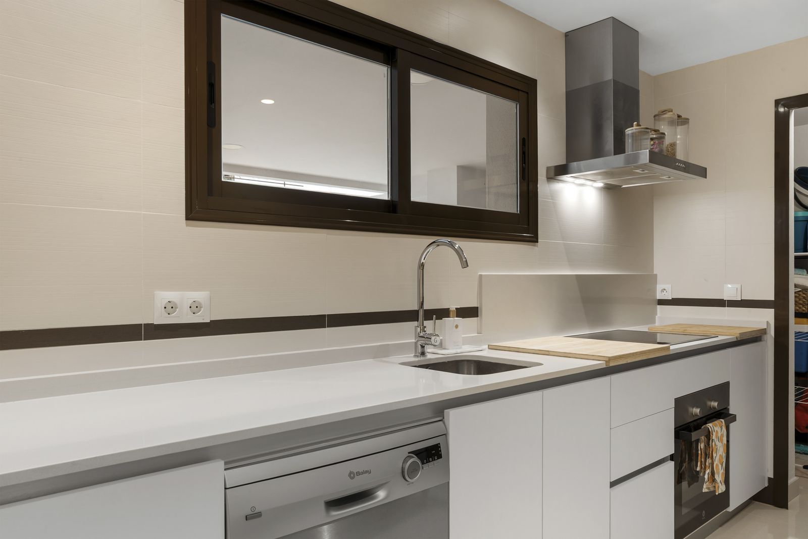 085af3d542fb42df32f6abf083cdc664 - 16