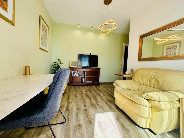 08c749e8c6bbe6c3fd385241fc55101b - 16