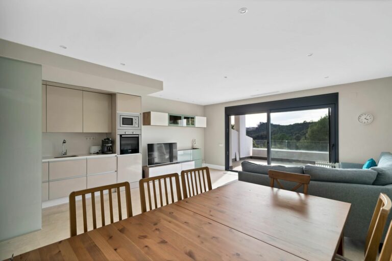 0916edd171cd00b00f3aaf73f72ccc17 - 11