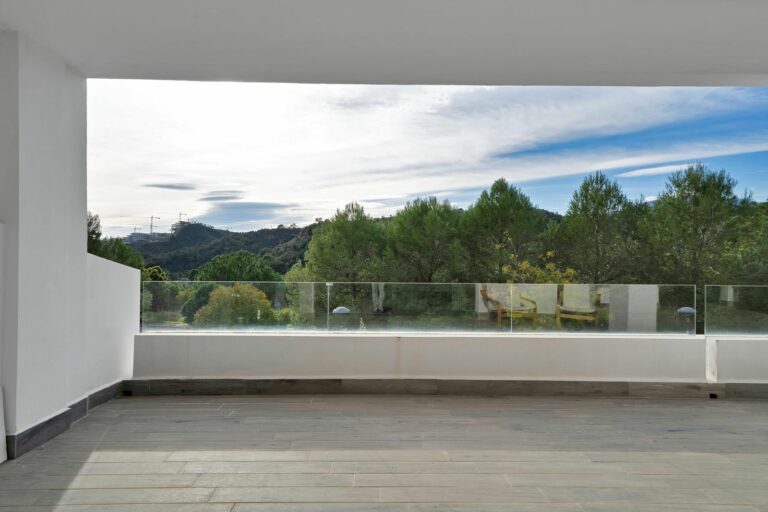 0916edd171cd00b00f3aaf73f72ccc17 - 14