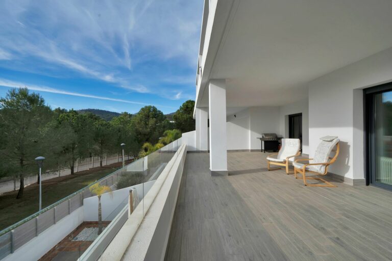 0916edd171cd00b00f3aaf73f72ccc17 - 16