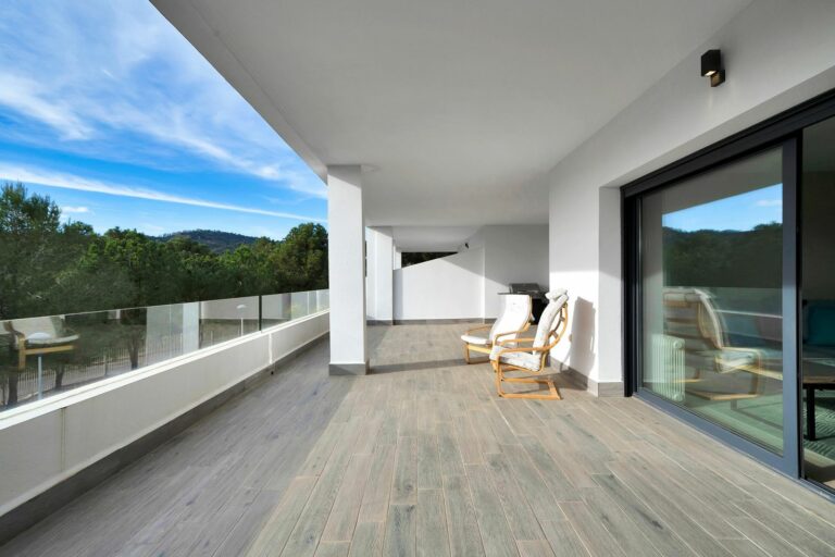 0916edd171cd00b00f3aaf73f72ccc17 - 2