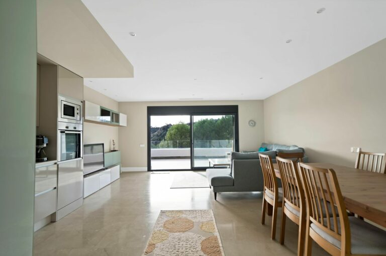 0916edd171cd00b00f3aaf73f72ccc17 - 3