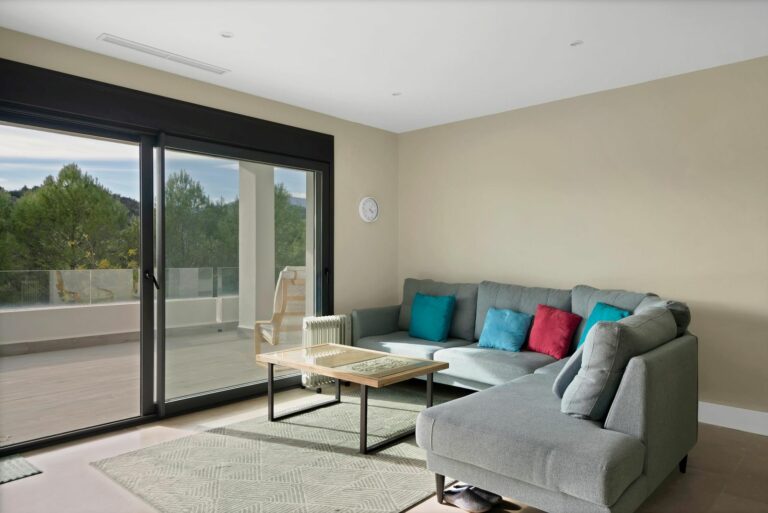 0916edd171cd00b00f3aaf73f72ccc17 - 9