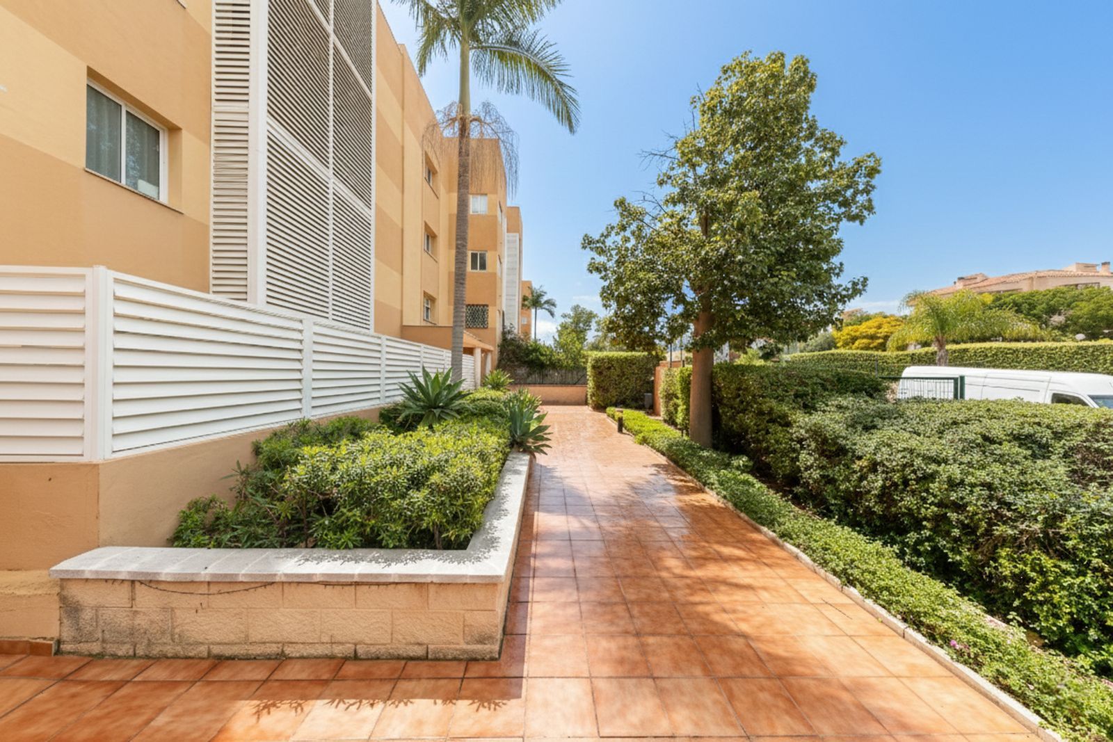 095999f4c7cc6cdc98e18c800d39e043 - 16