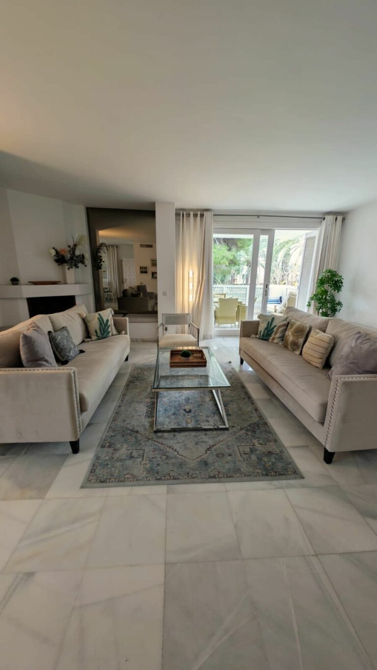 09a9f2f4eaf2c224877730eedc077964 - 12