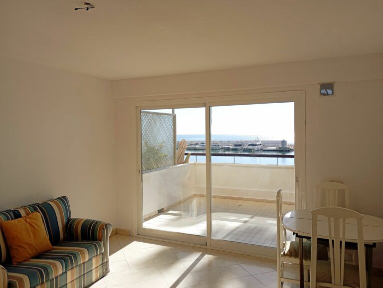 0bfe9c57cdc6466e53a3a1628cfa9827 - 2