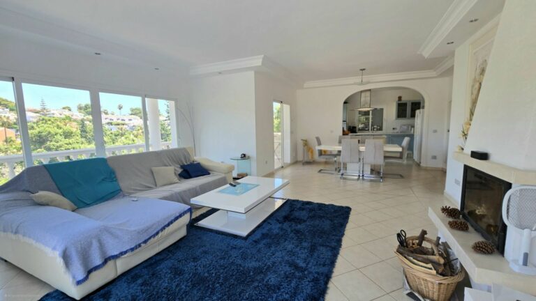 0c9b5b9628e27bcc218e5935a553ba44 - 5