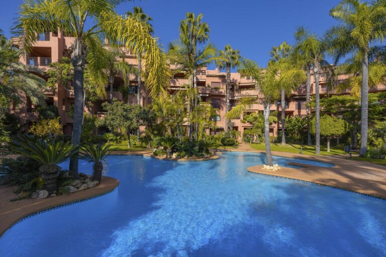 0ca553b58d6135921255a328e6ba534b - 1