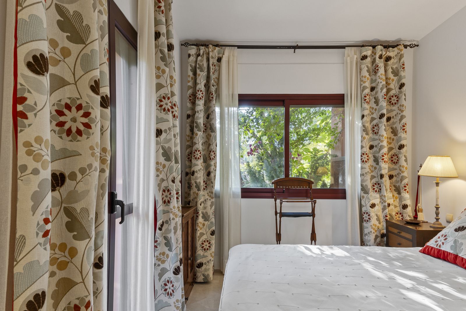 0ca553b58d6135921255a328e6ba534b - 16