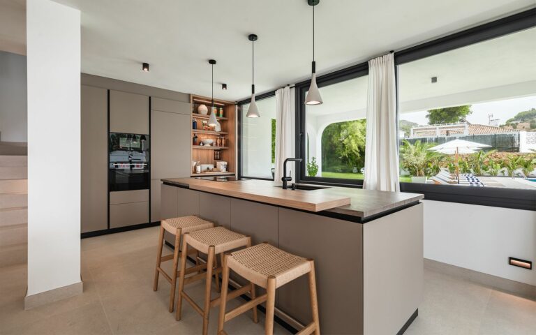 0deb0c6e8a722b9185f7713011acbb3b - 10