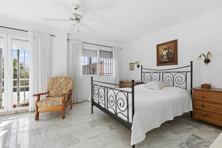 0e40e35986ba31a7ac6a32f04f0d16fc - 11