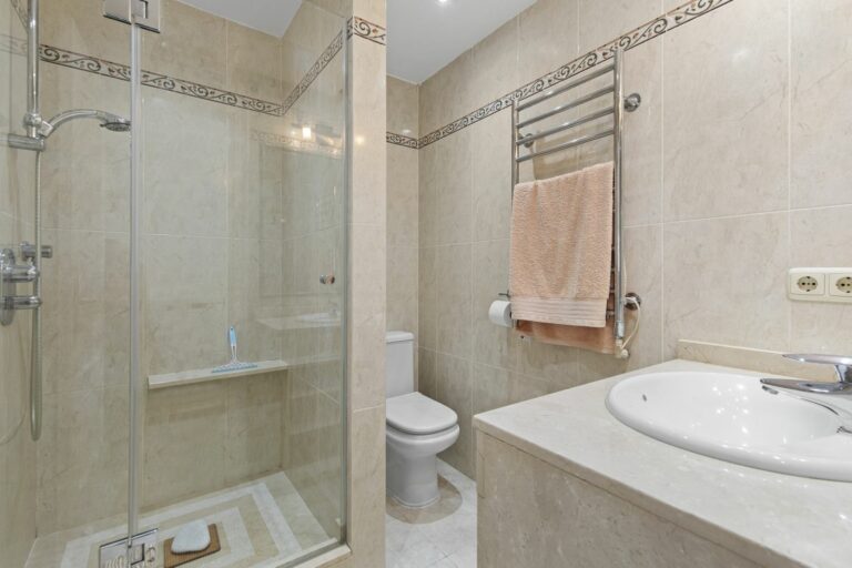 0e40e35986ba31a7ac6a32f04f0d16fc - 14