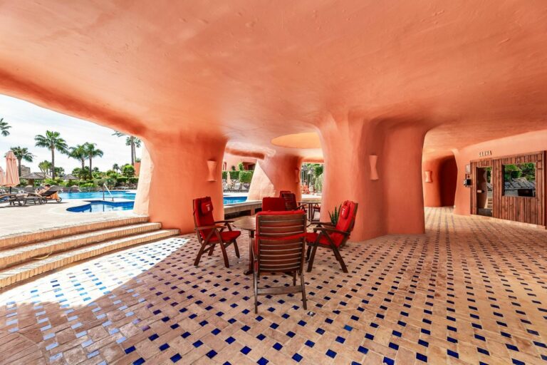 0f2f89f4bd8ad2aac6642226b4f71650 - 16