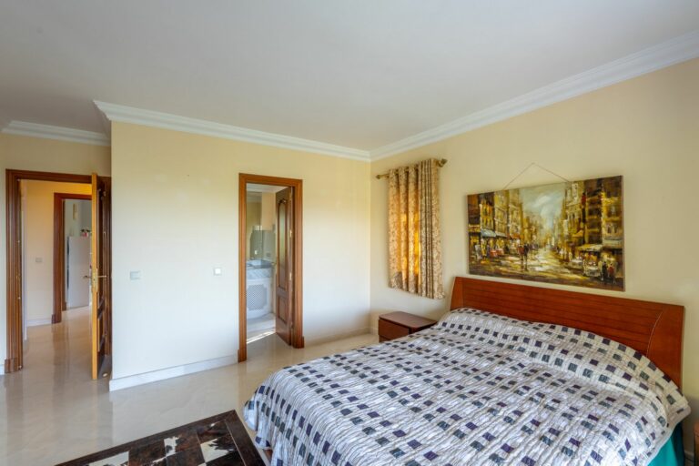 11f1a6e24d171679916f74322d82bb5f - 12